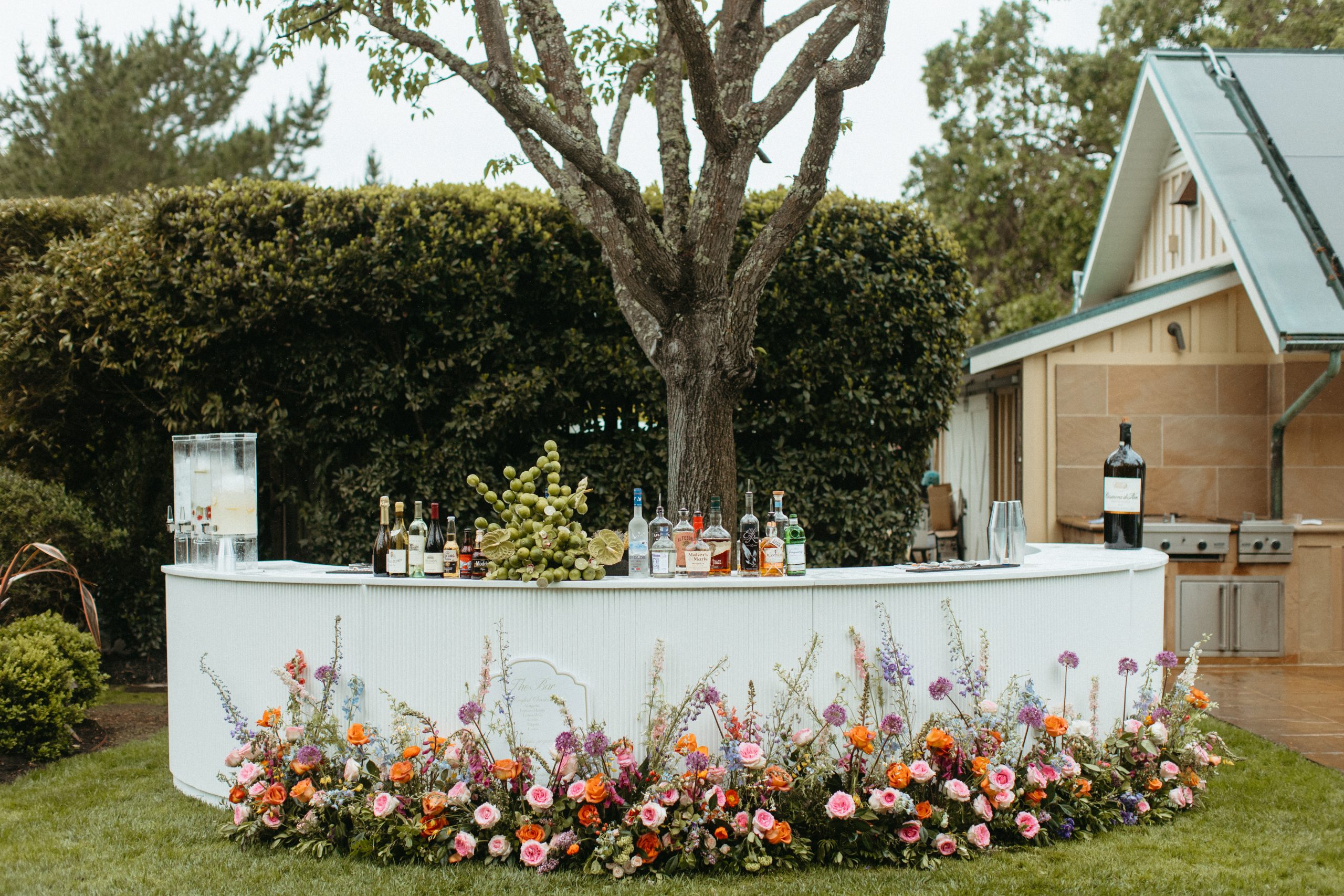 Penelope Blanco Round Bar